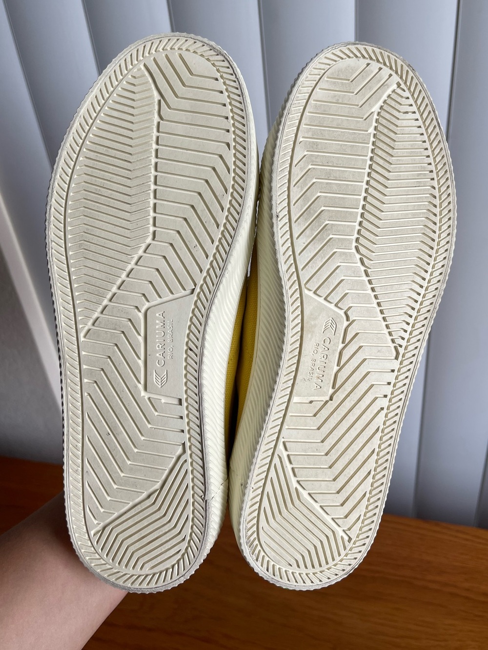 Cariuma Oca Low Canvas Sneakers Yellow Size 7 - Picture 10 of 15